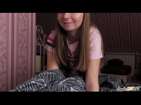 ❤️ Blondie तिच्या BFF ला खोलवर चोखते आणि तिच्या तोंडात कम येते ️❌  अश्लील mr.moresexmovies.ru ❤